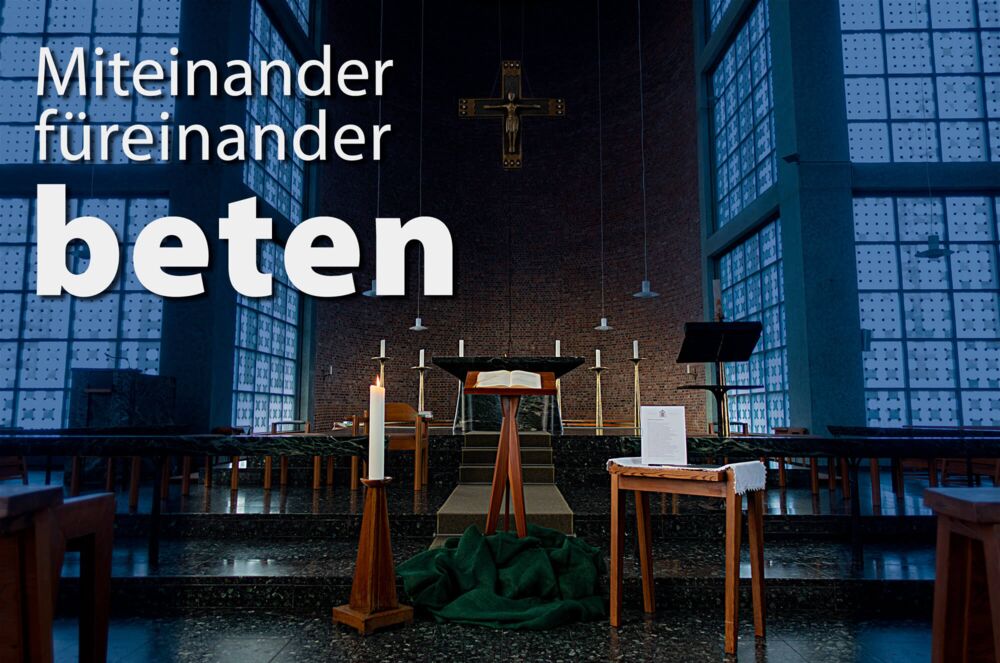 Miteinander für einander beten Schrifttext und ein Buch, eigene Gebetsanliegen aufzuschreiben, liegen in der Andreaskirche bereit